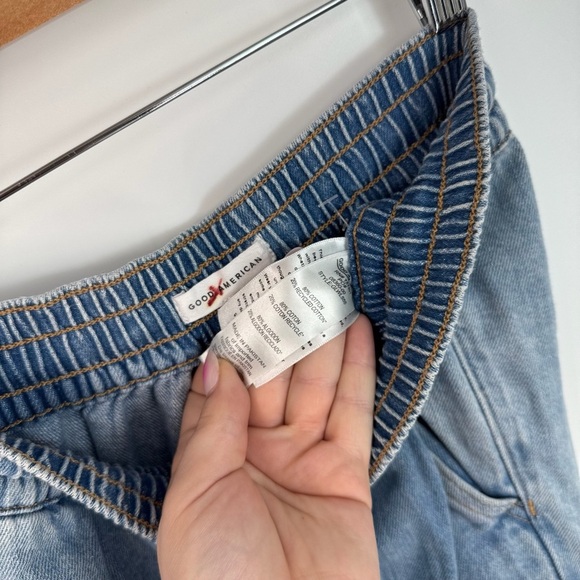 Good American Light Wash Blue Denim Wide Leg Elastic Waistband Jeans - Picture 4 of 4